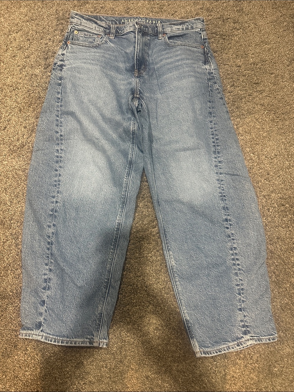 American Eagle barrel Jeans